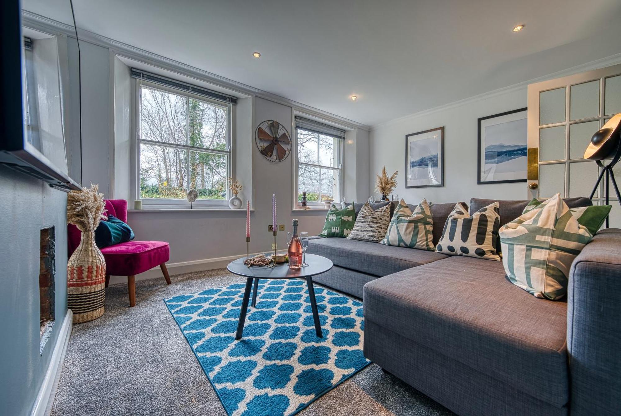 2 Bedroom Stylish Spacious Apt, Sleeps 6, Central Cheltenham, With Free Parking - By Blue Puffin Stays Εξωτερικό φωτογραφία