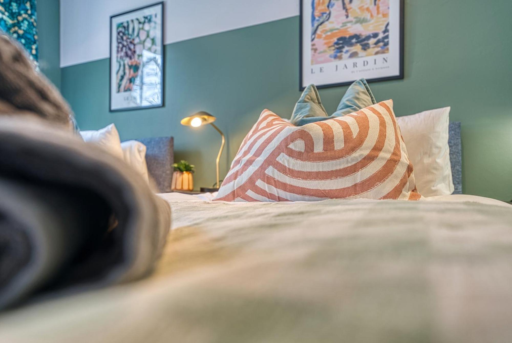 2 Bedroom Stylish Spacious Apt, Sleeps 6, Central Cheltenham, With Free Parking - By Blue Puffin Stays Εξωτερικό φωτογραφία