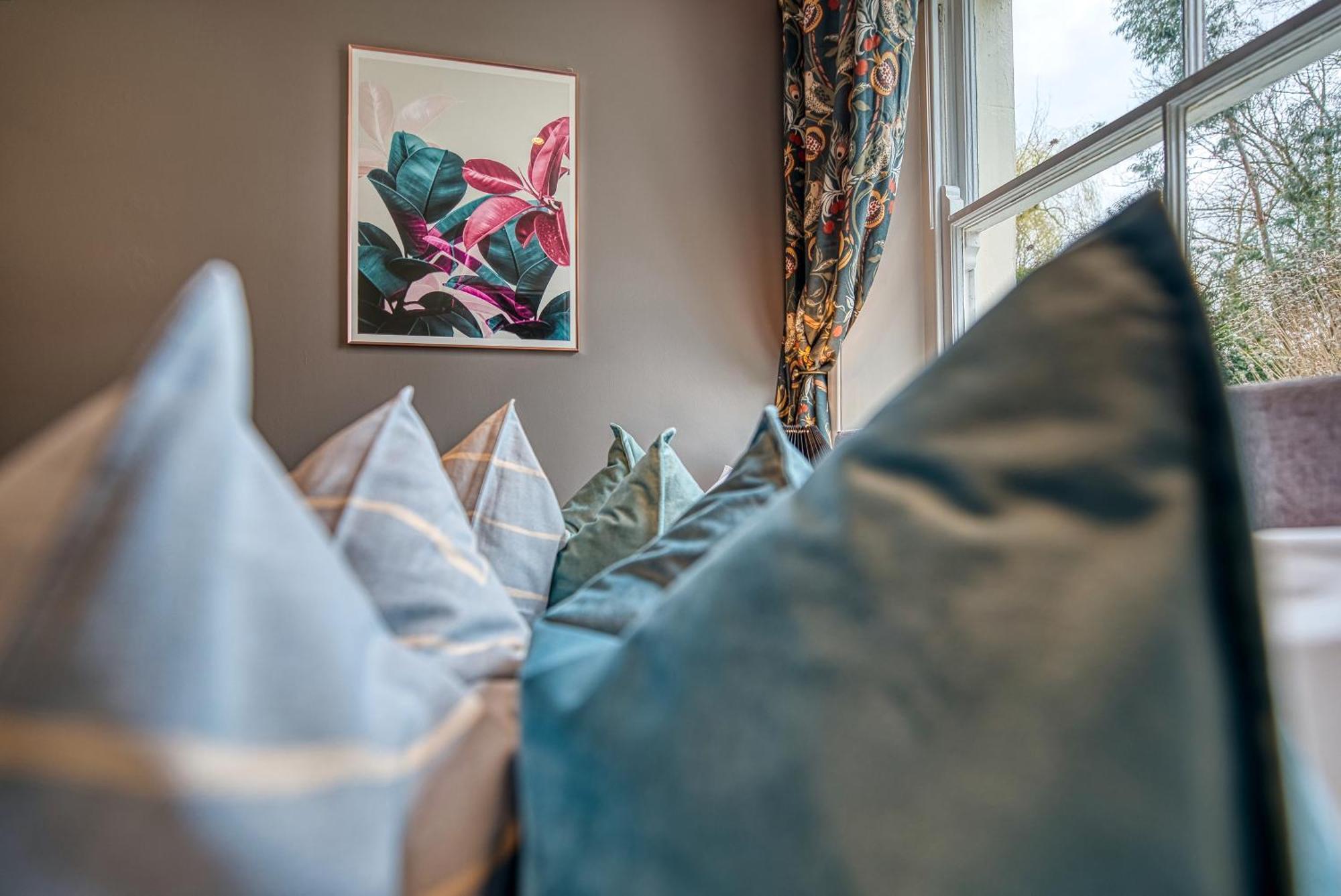 2 Bedroom Stylish Spacious Apt, Sleeps 6, Central Cheltenham, With Free Parking - By Blue Puffin Stays Εξωτερικό φωτογραφία