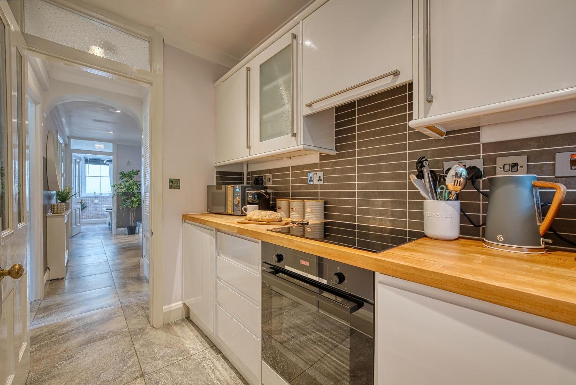 2 Bedroom Stylish Spacious Apt, Sleeps 6, Central Cheltenham, With Free Parking - By Blue Puffin Stays Εξωτερικό φωτογραφία